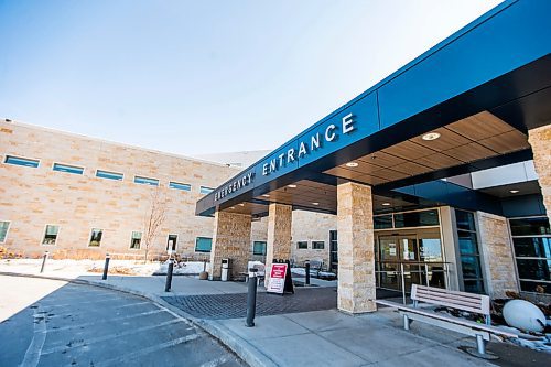 MIKAELA MACKENZIE / WINNIPEG FREE PRESS

The Selkirk Regional Health Centre, where a staff member tested positive for COVID-19, in Selkirk on Tuesday, March 31, 2020. 
Winnipeg Free Press 2020