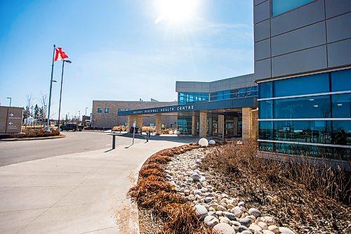 MIKAELA MACKENZIE / WINNIPEG FREE PRESS

The Selkirk Regional Health Centre, where a staff member tested positive for COVID-19, in Selkirk on Tuesday, March 31, 2020. 
Winnipeg Free Press 2020