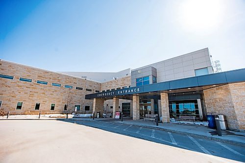 MIKAELA MACKENZIE / WINNIPEG FREE PRESS

The Selkirk Regional Health Centre, where a staff member tested positive for COVID-19, in Selkirk on Tuesday, March 31, 2020. 
Winnipeg Free Press 2020