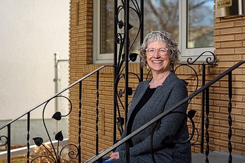 JESSE BOILY / WINNIPEG FREE PRESS
Cheryl Marks, a therapist, poses for a portrait outside her home on Wednesday, April 1, 2020. Marks has recently opened a new office on March 1 but has been unable to use it since the pandemic and has been helping her patients by phone and video calls. 
Reporter: Sabrina