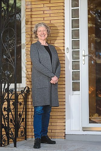 JESSE BOILY / WINNIPEG FREE PRESS
Cheryl Marks, a therapist, poses for a portrait outside her home on Wednesday, April 1, 2020. Marks has recently opened a new office on March 1 but has been unable to use it since the pandemic and has been helping her patients by phone and video calls. 
Reporter: Sabrina