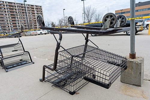 JESSE BOILY / WINNIPEG FREE PRESS
Safeway on Ness Ave. have carts lined up to help control lineups and keep their costumers at a distance from each other on Wednesday, April 1, 2020.Safeway has made changes such as a hand washing station and one way aisles to ensure costumer safety. 
Reporter: Julia-Simone Rutgers