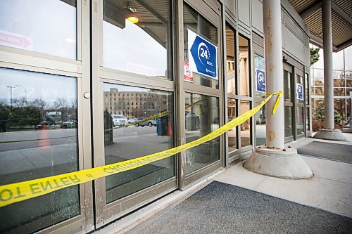 MIKAELA MACKENZIE / WINNIPEG FREE PRESS

Signage and tape denoting staff and patient entrances at the St. Boniface Hospital in Winnipeg on Wednesday, April 1, 2020. New staff screening measures are being put into place today.
Winnipeg Free Press 2020