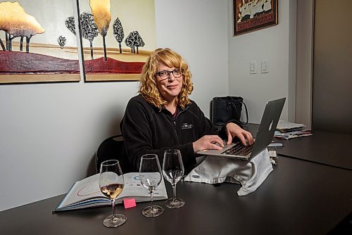 JESSE BOILY / WINNIPEG FREE PRESS
Rayna Debow, the assistant manager at De Luca Fine Wines, has been live-streaming wine tasting during the COVID-19 pandemic on Wednesday, April 1, 2020.
Reporter: Ben Sigurdson