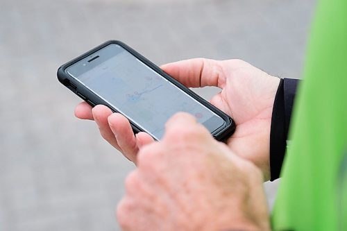 Daniel Crump / Winnipeg Free Press
Bob Cox, pictured during a run at Assiniboine Park, uses an app called Strava to keep track of his runs and interact with other runners using the app. April 1, 2020.