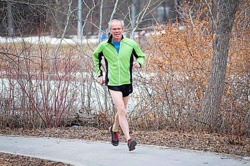 Daniel Crump / Winnipeg Free Press
Bob Cox, pictured during a run at Assiniboine Park, uses an app called Strava to keep track of his runs and interact with other runners using the app. April 1, 2020.