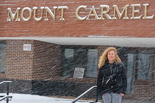 JESSE BOILY / WINNIPEG FREE PRESS
Sherri Derksen a is a volunteer greeter at the Mount Carmel Clinic stops for a picture on Thursday, April 2, 2020. Volunteers help screen people before getting tested for COVID-19 tests.
Reporter: Aaron Epp