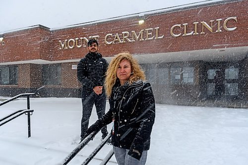 JESSE BOILY / WINNIPEG FREE PRESS
Fenil Vekaria, left, and Sherri Derksen are volunteer greeters at the Mount Carmel Clinic stop for a picture on Thursday, April 2, 2020. They help screen people before getting tested for COVID-19 tests.
Reporter: Aaron Epp