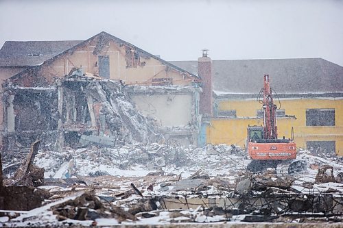 MIKAELA MACKENZIE / WINNIPEG FREE PRESS

Demolition at the Kapyong barracks in Winnipeg on Thursday, April 2, 2020. Standup.
Winnipeg Free Press 2020