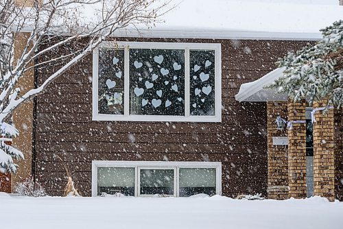 JESSE BOILY / WINNIPEG FREE PRESS
Karen Schellenberg, a pastor at Charleswood Mennonite Church, home is decorated with her whiteout hearts in support of healthcare and essential workers on Thursday, April 2, 2020. She is encouraging others to do the same and place the hearts on their windows and doors. 
Reporter: Malak Abas