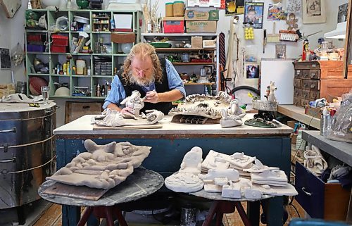 RUTH BONNEVILLE  /  WINNIPEG FREE PRESS 

 LOCAL - Artist Jordan Van Sewell
.
Local ceramic artist Jordan Van Sewell working in his home studio.  Story about some of his pieces he has done inspired by the pandemic.
 

Story by Doug Speirs

April 2nd,  2020
