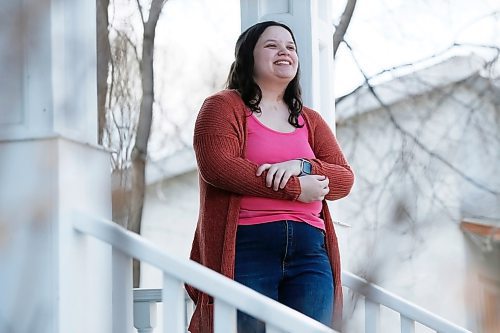 JOHN WOODS / WINNIPEG FREE PRESS
Shira Hoult, 17, is photographed at her home in Winnipeg Wednesday, April 8, 2020. Reporter Al Small talked to Hoult talked about what different generations are doing during COVID-19 isolation.

Reporter: Small