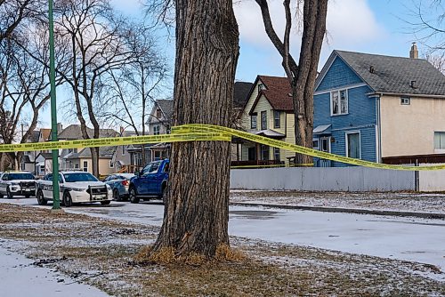 JESSE BOILY  / WINNIPEG FREE PRESS
Police are investigating a serious incident on the 300 block of Anderson Ave on Thursday. Thursday, April 9, 2020.
Reporter: Maggie Macintosh