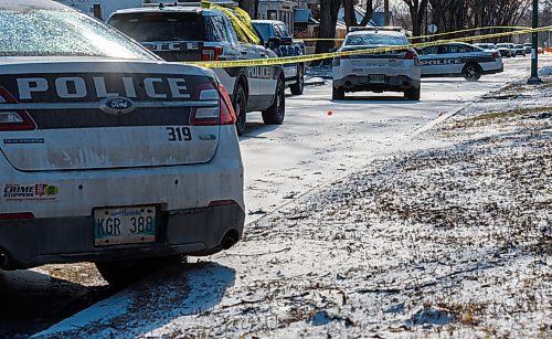 JESSE BOILY  / WINNIPEG FREE PRESS
Police are investigating a serious incident on the 300 block of Anderson Ave on Thursday. Thursday, April 9, 2020.
Reporter: Maggie Macintosh