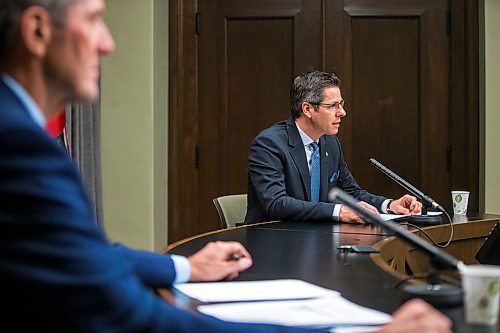 MIKAELA MACKENZIE / WINNIPEG FREE PRESS

Mayor Brian Bowman (right) and Premier Brian Pallister speak to the media about new measures to enforce public health orders in response to COVID-19 at the Manitoba Legislative Building in Winnipeg on Thursday, April 9, 2020.
Winnipeg Free Press 2020