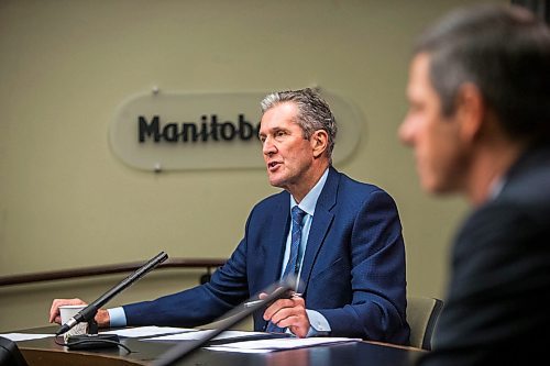 MIKAELA MACKENZIE / WINNIPEG FREE PRESS

Premier Brian Pallister (left) and Mayor Brian Bowman speak to the media about new measures to enforce public health orders in response to COVID-19 at the Manitoba Legislative Building in Winnipeg on Thursday, April 9, 2020.
Winnipeg Free Press 2020