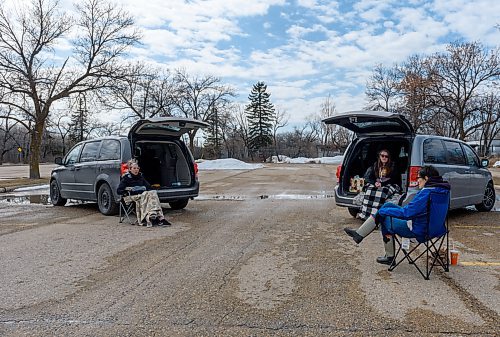 JESSE BOILY  / WINNIPEG FREE PRESS
Left to right: Amber Weiss, left, Brianna Ly, and Naomi Osask a group of mothers meet in a parking lot at Assiniboine Park while keeping social distant on Friday. Friday, April 10, 2020.
Reporter: