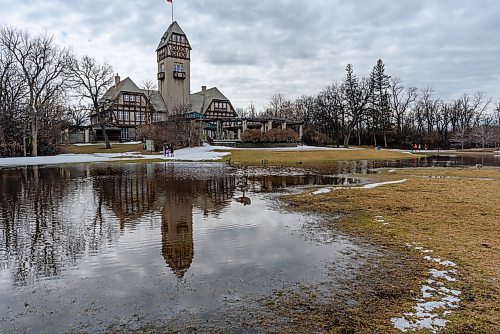 JESSE BOILY  / WINNIPEG FREE PRESS
The pavilion at Assiniboine Park on Friday. Friday, April 10, 2020.
Reporter: