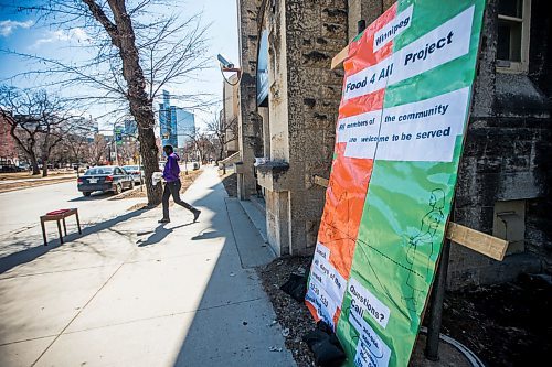 MIKAELA MACKENZIE / WINNIPEG FREE PRESS

Community organizer Raymond Ngabou serves up free lunch at Knox Church in Winnipeg on Wednesday, April 15, 2020. For Brenda Suderman story.
Winnipeg Free Press 2020