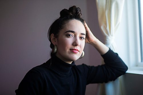 MIKAELA MACKENZIE / WINNIPEG FREE PRESS

Rayannah, the first musician in Manitoba Music's Live Streaming series, poses for a portrait in her home studio in Winnipeg on Wednesday, April 15, 2020. For Jen Zoratti story.
Winnipeg Free Press 2020