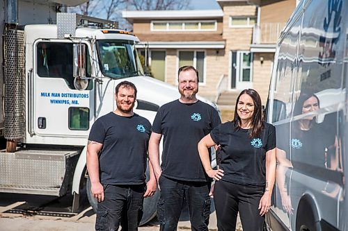 MIKAELA MACKENZIE / WINNIPEG FREE PRESS

Chris Bonwick, associate driver (left), Steven Benne, owner, and Dana Benne, sales and service, of Milk Man Distributors Ltd. pose for a portrait in Winnipeg on Friday, April 17, 2020. The milkman scene is making a return due to the pandemic, and this family-run business delivers milk city-wide.
Winnipeg Free Press 2020