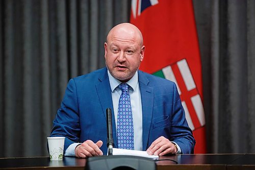 MIKE DEAL / WINNIPEG FREE PRESS
Dr. Brent Roussin, chief provincial public health officer, during the provinces COVID-19 update briefing at the Manitoba Legislative building Monday afternoon.
200420 - Monday, April 20, 2020.