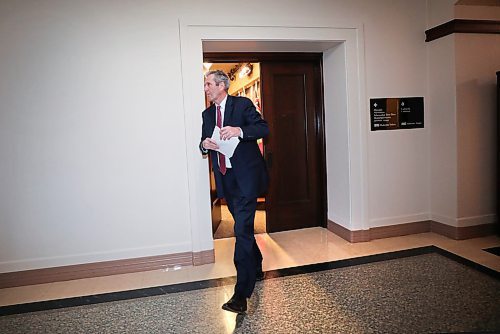 RUTH BONNEVILLE  /  WINNIPEG FREE PRESS 

Local - Premier

Manitoba Premier Brian Pallister makes his way out of the the press conference after it  was over on Tuesday.

April 21st,  2020
