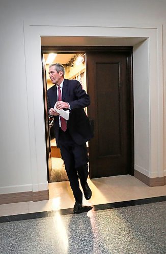 RUTH BONNEVILLE  /  WINNIPEG FREE PRESS 

Local - Premier

Manitoba Premier Brian Pallister makes his way out of the the press conference after it  was over on Tuesday.

April 21st,  2020
