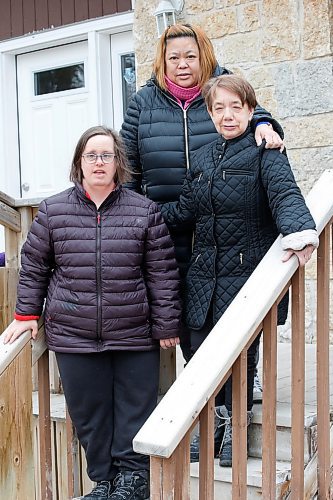 JOHN WOODS / WINNIPEG FREE PRESS
Ethel Lopez, manager of a DASCH home in Charleswood, and residents Ashley and Val are photographed at their group home Tuesday, April 21, 2020. 

Reporter: Alan