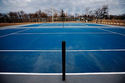 JOHN WOODS / WINNIPEG FREE PRESS
COVID-19 closed tennis courts in south Winnipeg Tuesday, April 21, 2020. 

Reporter: Bell
