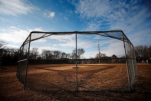 JOHN WOODS / WINNIPEG FREE PRESS
COVID-19 closed baseball diamond in south Winnipeg Tuesday, April 21, 2020. 

Reporter: Bell