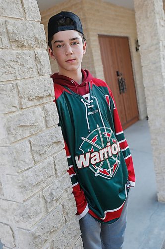 JOHN WOODS / WINNIPEG FREE PRESS
Jayden Perron, Winnipeg Warriors centre who was the first Manitoban chosen in the draft by the Portland Winterhawks, is photographed at his home in Winnipeg Wednesday, April 22, 2020. 

Reporter: ?