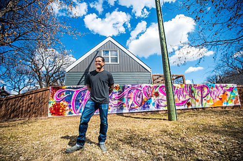 MIKAELA MACKENZIE / WINNIPEG FREE PRESS

Pat Lazo, artistic director of the Graffiti Gallery, poses with the COVID-19 mural he painted in his home community of Riverview in Winnipeg on Thursday, April 23, 2020. For Danielle Da Silva story.
Winnipeg Free Press 2020