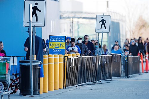 JOHN WOODS / WINNIPEG FREE PRESS
Signage and people physical distance at Walmart on McPhillips in Winnipeg Thursday, April 23, 2020. 

Reporter: Abas