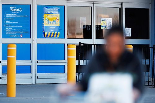 JOHN WOODS / WINNIPEG FREE PRESS
Signage and people physical distance at Walmart on McPhillips in Winnipeg Thursday, April 23, 2020. 

Reporter: Abas