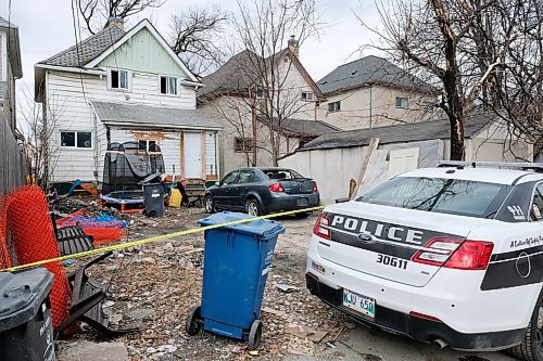 Daniel Crump / Winnipeg Free Press. The back of a house where Winnipeg police homicide unit are investigating a mans death at 711 Victor Street in Winnipegs Daniel McIntyre neighbourhood. This is the citys 14 homicide of the year. April 25, 2020.
