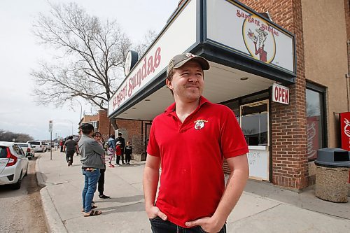 JOHN WOODS / WINNIPEG FREE PRESS
Andrew Dusessoy, manager of Sargent Sundae, and his staff were serving up ice cream to a lengthy lineup of people on opening day at Sargent Sundae in Winnipeg Sunday, April 26, 2020. 

Reporter: Allen