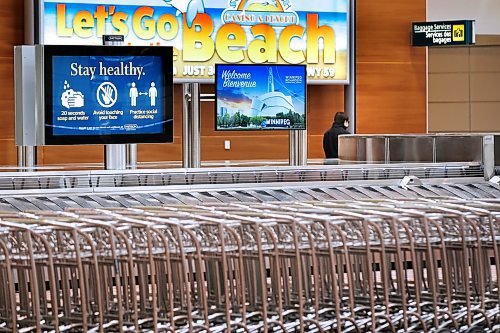 JOHN WOODS / WINNIPEG FREE PRESS
Visitors to Winnipegs airport are few any far between as many flights have been cancelled Sunday, April 26, 2020. 

Reporter: Martin