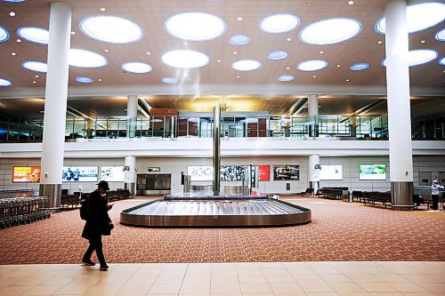 JOHN WOODS / WINNIPEG FREE PRESS
Visitors to Winnipegs airport are few any far between as many flights have been cancelled Sunday, April 26, 2020. 

Reporter: Martin