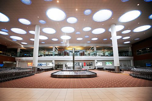 JOHN WOODS / WINNIPEG FREE PRESS
Visitors to Winnipegs airport are few any far between as many flights have been cancelled Sunday, April 26, 2020. 

Reporter: Martin