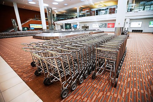 JOHN WOODS / WINNIPEG FREE PRESS
Visitors to Winnipegs airport are few any far between as many flights have been cancelled Sunday, April 26, 2020. 

Reporter: Martin