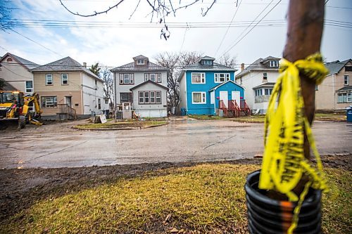 MIKAELA MACKENZIE / WINNIPEG FREE PRESS

A crime scene on 300 block of Alfred Avenue in Winnipeg on Tuesday, April 28, 2020. 

Winnipeg Free Press 2020