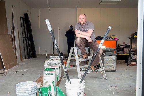 MIKAELA MACKENZIE / WINNIPEG FREE PRESS

Stephen Jenkyns, owner operator of Jenkyns Construction, poses for a portrait on a job site in Winnipeg on Tuesday, April 28, 2020. For Dan Lett story.

Winnipeg Free Press 2020