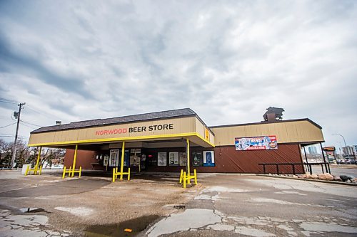 MIKAELA MACKENZIE / WINNIPEG FREE PRESS

The Norwood Hotel  Beer Store, which is experiencing beer shortages, in Winnipeg on Tuesday, April 28, 2020. They've had to unplug seven fridges because there isn't stock to fill them with. For Eva Wasney story.

Winnipeg Free Press 2020