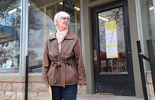 RUTH BONNEVILLE  /  WINNIPEG FREE PRESS 

Local - Community Papers close

Photo of Stonewall resident Ann Higglund as she talks about her concern that the Interlake Publishing office which publishes the Stonewall Argus & Teulon Times has closed its doors recently.   Other local community papers that have shut down in the area include the Interlake Spectator and the Selkirk Journal as well as many others across the province and country.  

See story.  

April 28th,  2020
