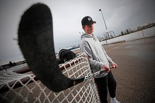 JOHN WOODS / WINNIPEG FREE PRESS
Noah Dziver, fourteen year old first overall MJHL draft pick, is photographed at Lindenwood Community Centre Tuesday, April 28, 2020. Dziver was drafted by the Neepawa Natives.

Reporter: Allen