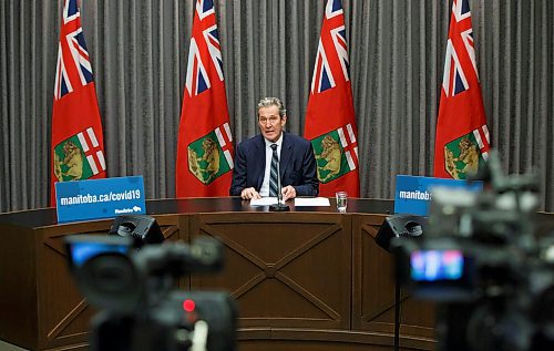 MIKE DEAL / WINNIPEG FREE PRESS
Premier Brian Pallister during his media conference in the Manitoba legislative building announcing his plan to start easing restrictions on businesses during the COVID-19 pandemic. 
200429 - Wednesday, April 29, 2020.