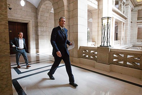 MIKE DEAL / WINNIPEG FREE PRESS
Premier Brian Pallister during his media conference in the Manitoba legislative building announcing his plan to start easing restrictions on businesses during the COVID-19 pandemic. 
200429 - Wednesday, April 29, 2020.