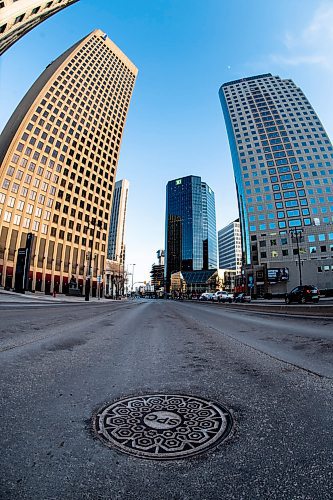 Mike Sudoma / Winnipeg Free Press
Main St at Lombard looking south Tuesday evening
April 29, 2020