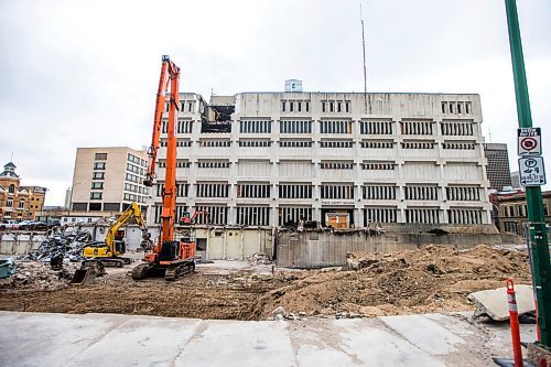 MIKAELA MACKENZIE / WINNIPEG FREE PRESS

Demolition takes place at the old Public Safety Building in Winnipeg on Monday, May 4, 2020.

Winnipeg Free Press 2020